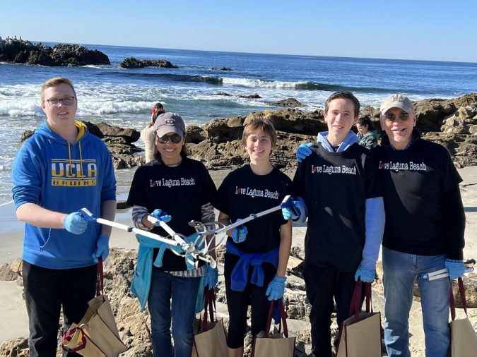 Love Laguna Beach Volunteer Day 2022